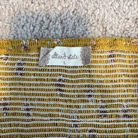 NWT Altar'd State Women's Yellow Floral Crop Top Lg. - Picture 11 of 12